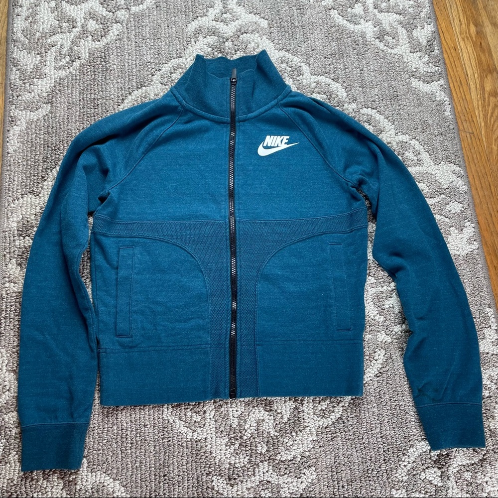 Nike front zip